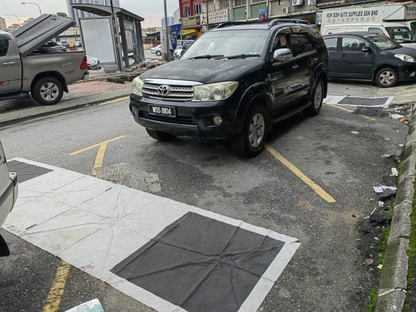 TOYOTA FORTUNER 2012 - Image 9